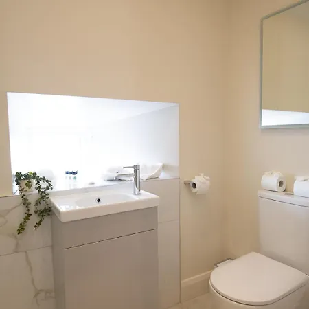 The Oyster House Kapselhotel *