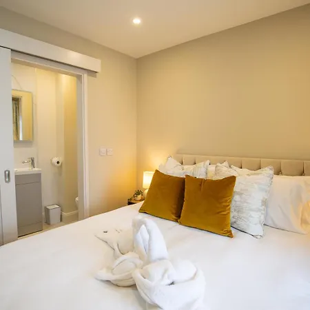 The Oyster House Kapselhotel *